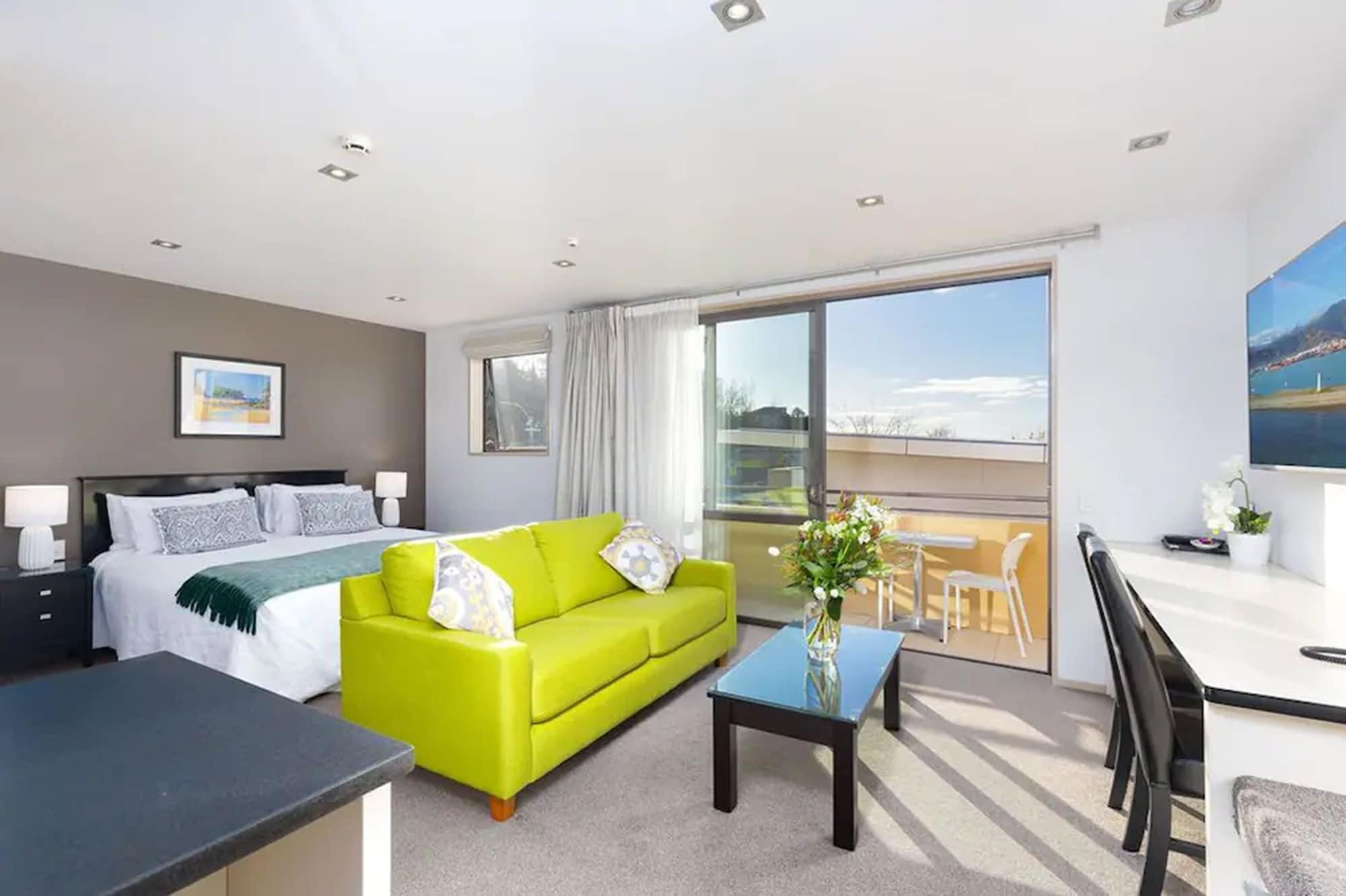 Palazzo Motor Lodge Nelson Luaran gambar A staged studio apartment