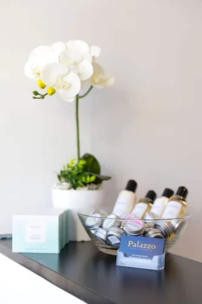 Palazzo Motor Lodge Nelson Luaran gambar Spa amenities