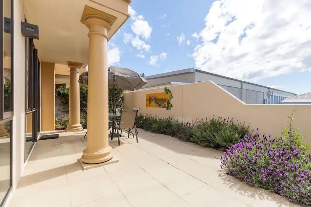 Palazzo Motor Lodge Nelson Luaran gambar The courtyard of the house