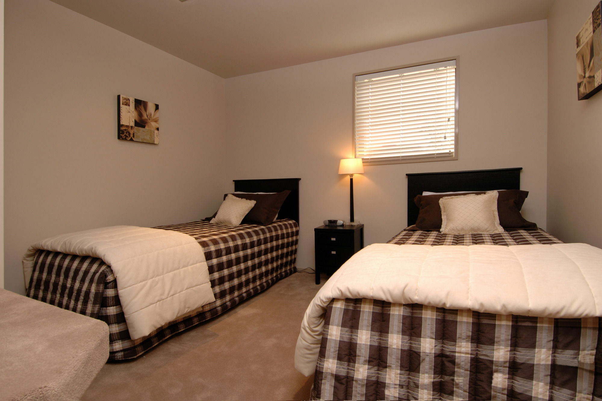 Palazzo Motor Lodge Nelson Luaran gambar A bedroom with two beds