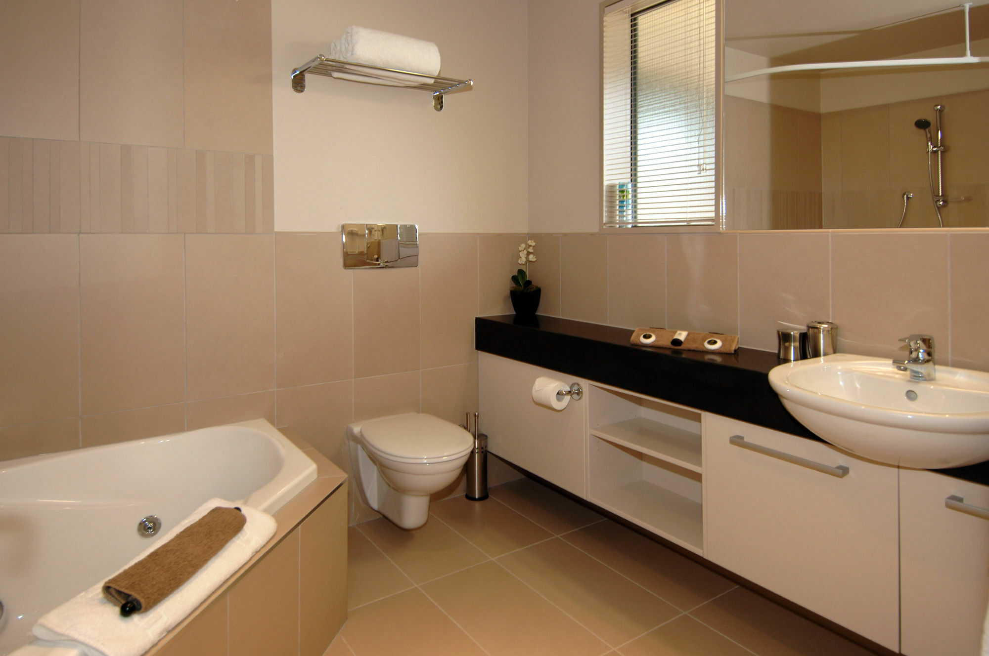 Palazzo Motor Lodge Nelson Luaran gambar Bathroom