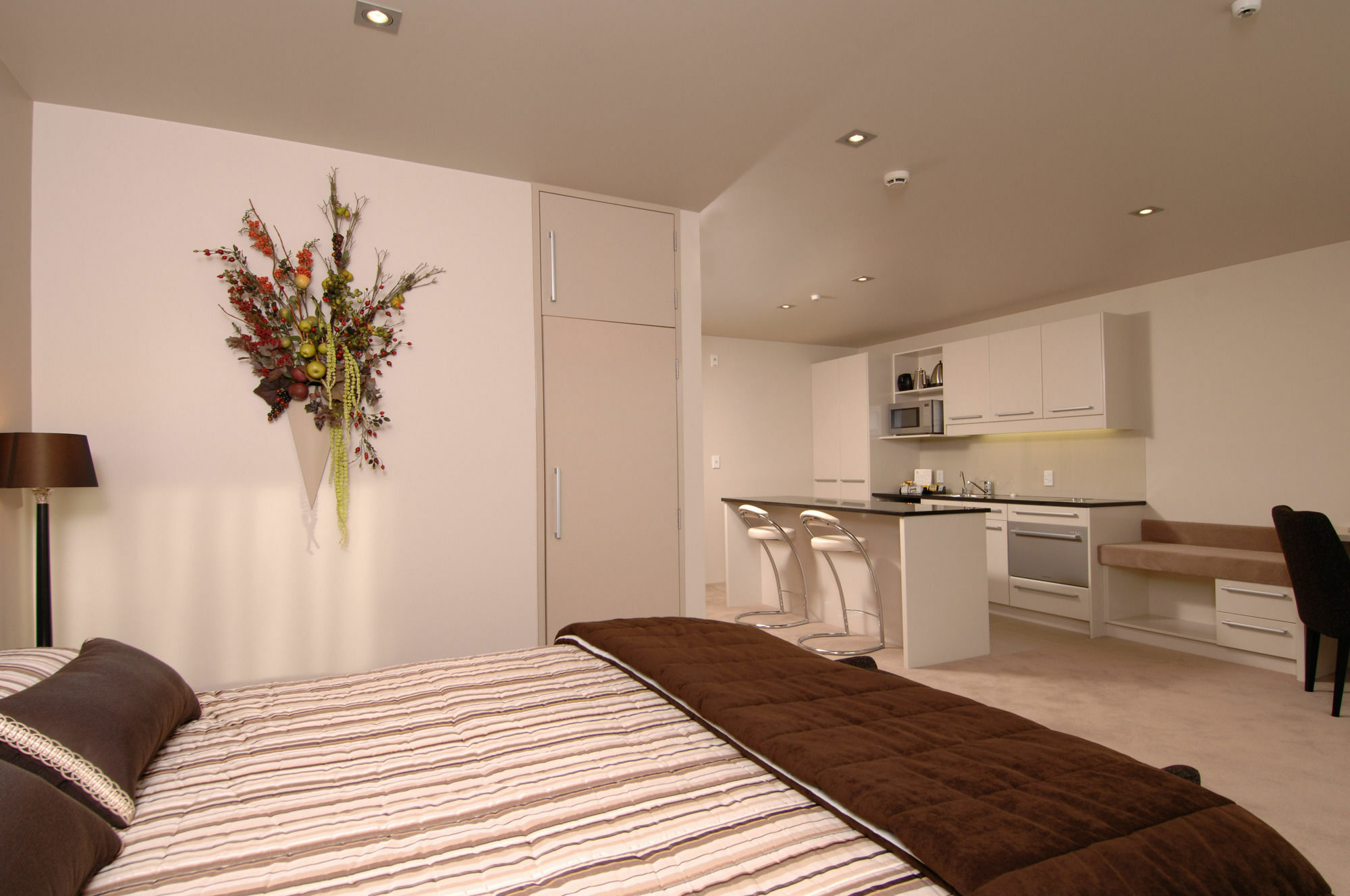 Palazzo Motor Lodge Nelson Luaran gambar A typical studio apartment